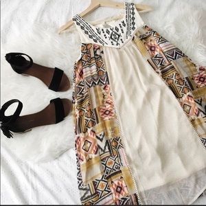 Flowy BOHO embroidered dress!